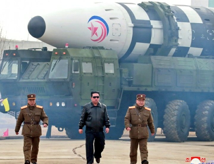 VanessaOrtizz's tweet photo. Kim Jong Un está listo, solo espera la invitación de Rusia a la fiesta contra EEUU https://t.co/itcZ2GtMJ6