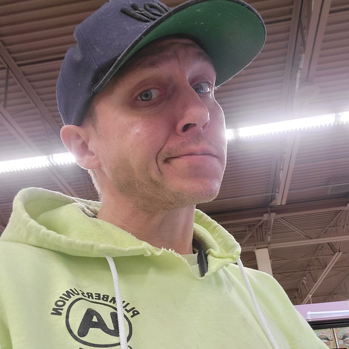 apprentice322's tweet image. Happy friday everyone! This is the confused look I have when I need an ID check to buy cold medicine 🤣🤣🤣 hope you all have a kick ass day ill be trying to feel better 🤷‍♂️#selfie #RecoveryPosse #odaat #positivevibesonly #loveyouall #NewProfilePic