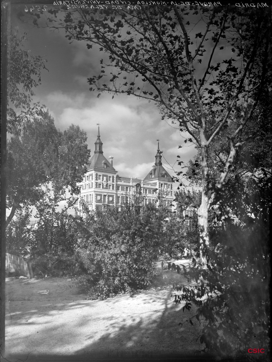 Pennypol's tweet photo. Casa de Velázquez. Ciudad Universitaria. 
Archivo Lladó (ACCHS-CSIC) https://t.co/jem1Jedblb