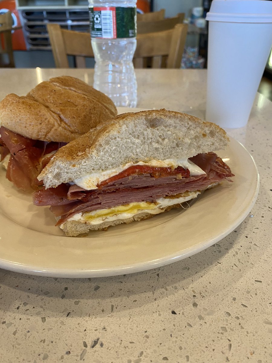 MattHladik919's tweet photo. A very #Jersey breakfast sandwich. https://t.co/CBgVAiXilh