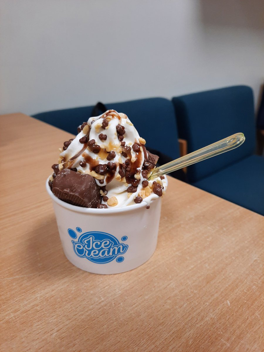 RhiannonJ78's tweet photo. A lovely end of week treat! An ice cream van shows up at work - and even better, it's paid for! Thanks @CAVC #CAVCCommunity https://t.co/oaKV7zZtpt