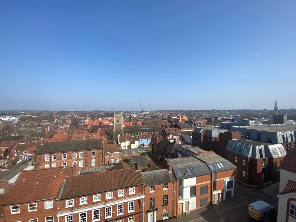 abbotFox's tweet photo. What a gorgeous day!  The sky across Norwich at the moment is pure blue!
#norwich #spring #view https://t.co/gEGEwm0HpP
