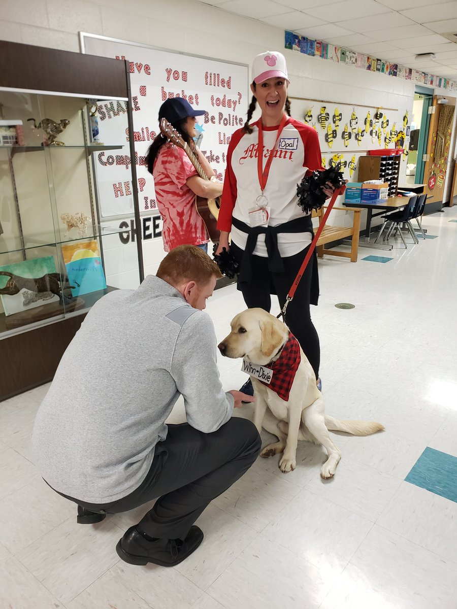 Cherokee's Fanfare was full of energy and lots of smiles! Go Cheetahs!❤🖤
@CheetahPride 
<a href="/LakotaSuper/">LakotaSuper</a> 
<a href="/cheetahstweet/">Cherokee Elementary</a> 
@weareallinthistogether