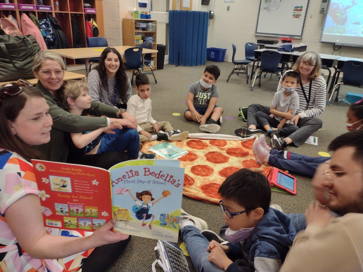 NTDSE's tweet photo. Friday Funday - Circle time community!

Students sit around the pizza rug during a read aloud.  

We hope everyone enjoys their spring break!

#NTDSEmpowers @D69CommSchools @kmiller_ntdse https://t.co/lgmTiU305O