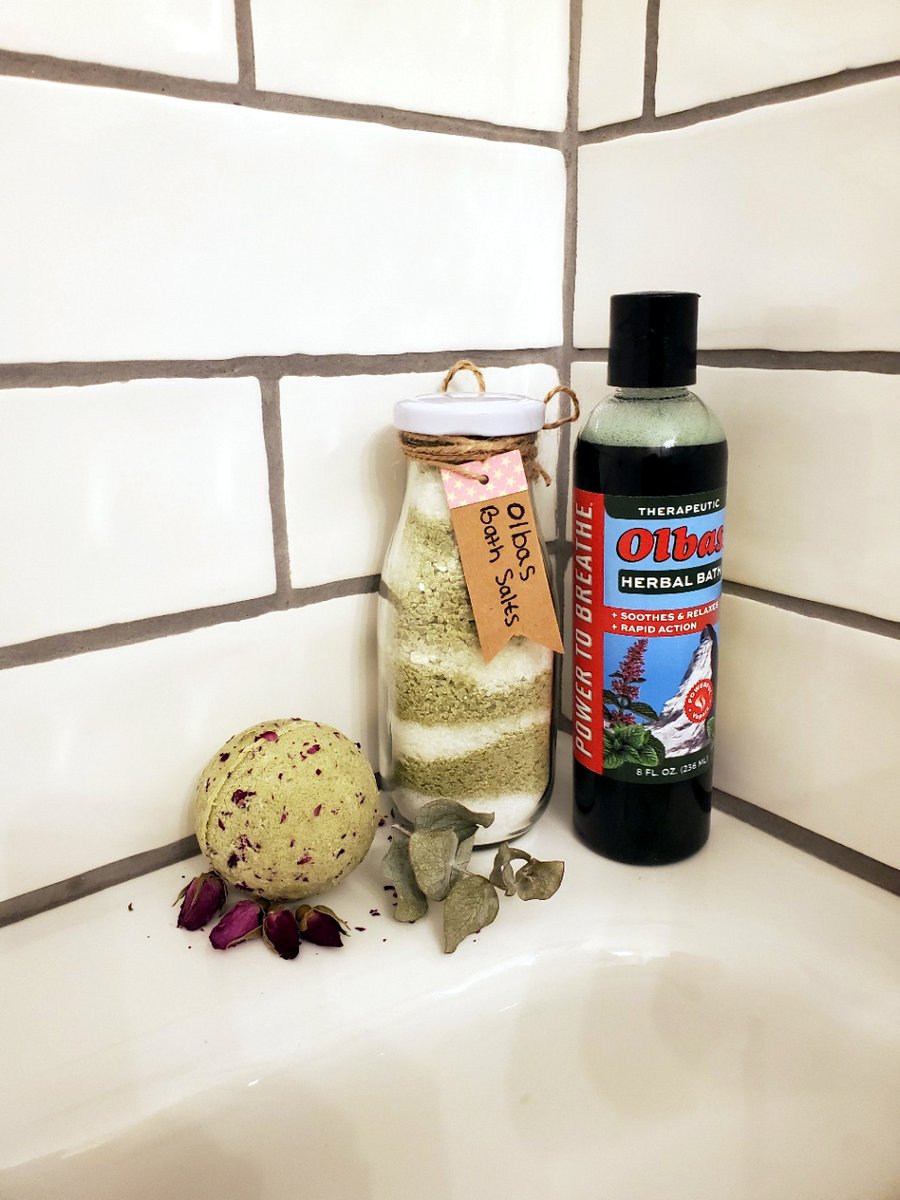 OLBAS_Remedies's tweet image. Blended with #chlorophyll, #Olbas Bath acts as a natural deodorant, so it keeps you clean and fresh #olbasbath #herbalbath