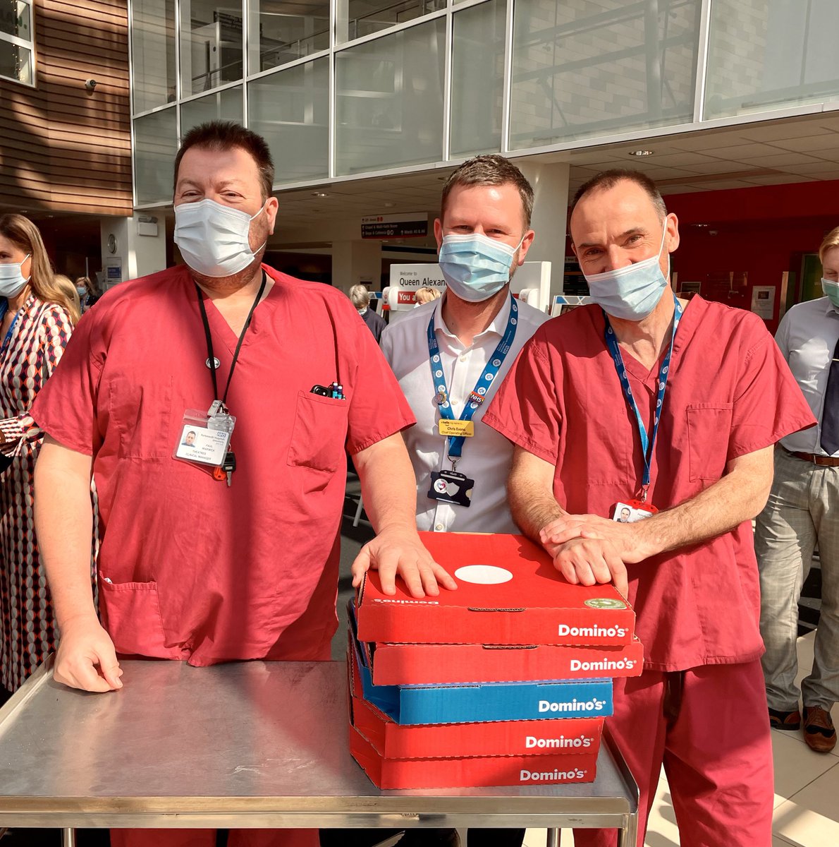 LisaWardComms's tweet photo. We have kicked off ‘pizza week’ today to say thank you to teams across @QAHospitalNews who are all working incredibly hard to care for our patients. Thanks to @Dominos_UK across Portsmouth for your support! https://t.co/PNSHurjhui