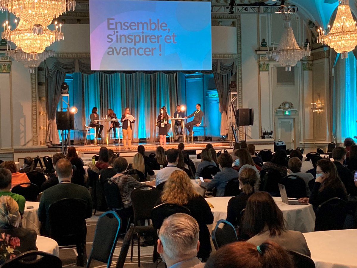 pharmaciensAPES's tweet photo. 😀 Et c’est reparti pour le jour 2 du Grand Forum 2022 de l’A.P.E.S. ! Nous débutons cette journée avec un panel sur les pratiques collaboratives. #gfapes https://t.co/Sb8HSnkmxL