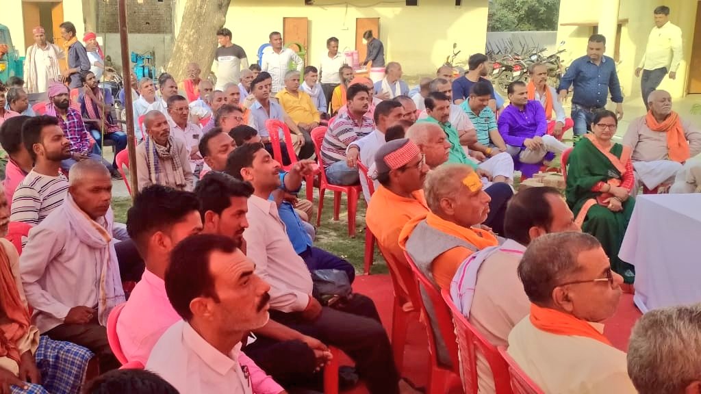 deo__kaushambi's tweet photo. लखनऊ में हुए मा०मुख्यमंत्री जी श्री @myogiadityanath जी के सपथ ग्रहण तथा उपमुख्यमंत्री श्री केशव प्रसाद मौर्य जी एवम श्री ब्रजेश पाठक जी सहित अन्य मंत्रीगणों के शपथ कार्यक्रम का सजीव प्रसारण जिला मुख्यालय,ब्लॉक मुख्यालयों एवं नगर पंचायतों में भी कराया गया।@InfoDeptUP
@UPGovt https://t.co/kHNLBncUAG