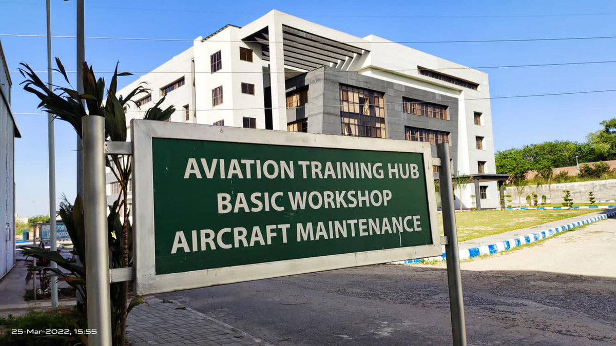usmlewithev's tweet photo. An interesting visit to Aviation Training Hub, institute of space technology, Islamabad.

The institute is offering Aircraft maintenance Engineering program. The students will get the hands on experience along with the theory to earn a handsome salary package.

#emergingvisions https://t.co/Vqmcrk1YbA