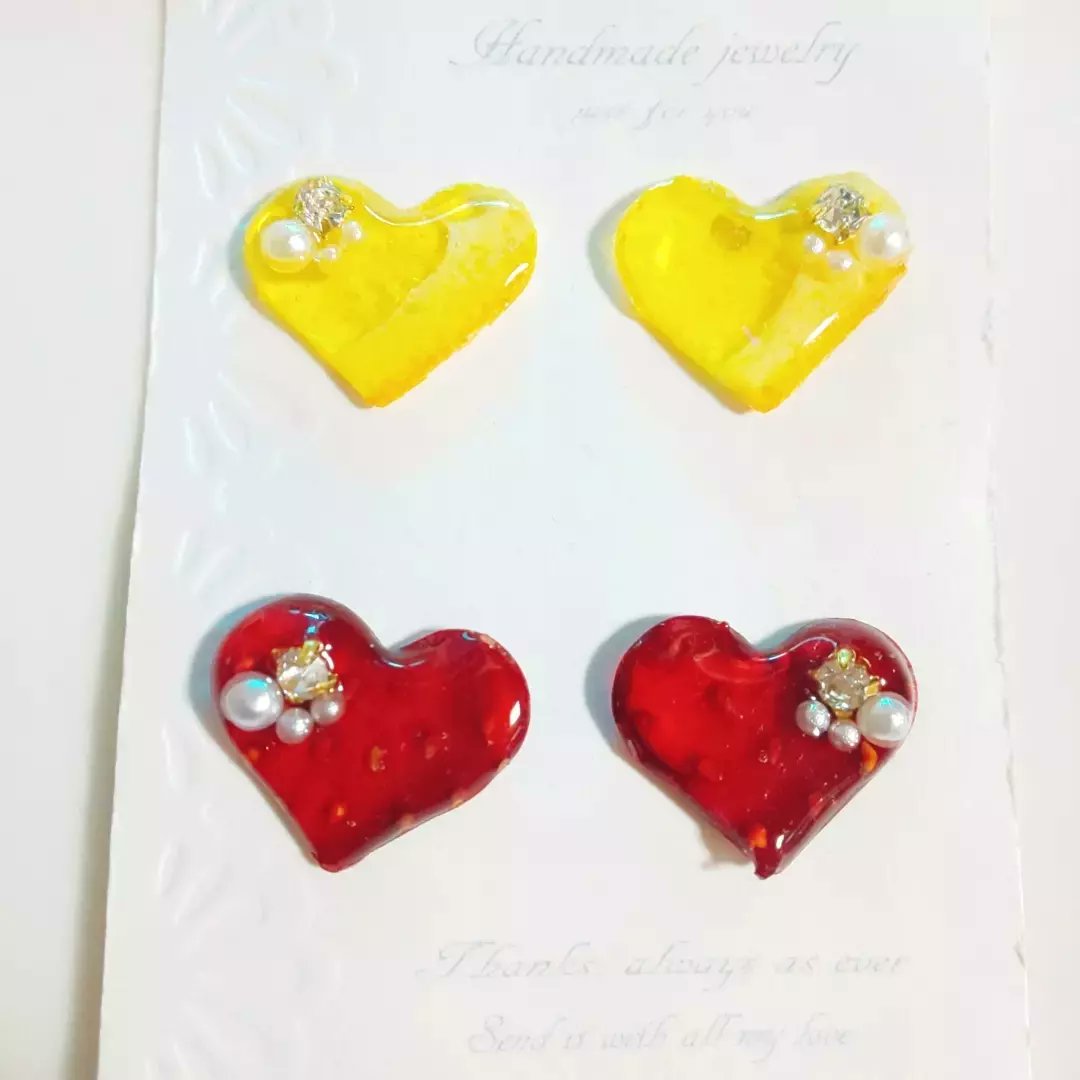 handmade1214's tweet photo. 押しフルーツ×ビジューパールピアス🍓

一目惚れした、本物のフルーツ素材！レジンでコーティングして、ピアスに仕上げました✨

#minneで販売中 #ハンドメイド好きさんと繋がりたい https://t.co/BPI23LqM3A