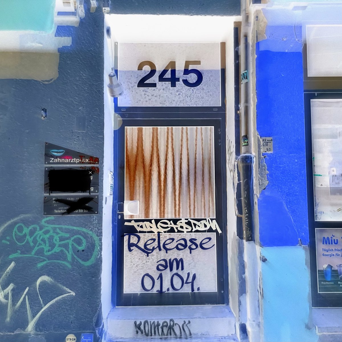 Nur noch eine Woche! 
Am 01.04. erscheint „245“ auf allen Plattformen - stay tuned! 
Liebe. 

#ostx #ostkreuz #spätirecords