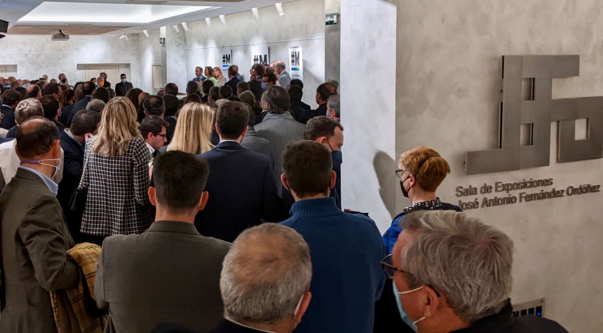 tucolegioenmad's tweet photo. Ayer...locura!! 🥳

Presentación de la candidatura #TuColegioenMadrid...y lleno hasta la bandera! Mil gracias a todos los que nos acompañasteis y mil perdones porque no hubo vino para todos🙏... superasteis nuestras mejores expectativas! 🥂

Gracias por creer en nosotros! 😍 https://t.co/uC3o6hqAT6