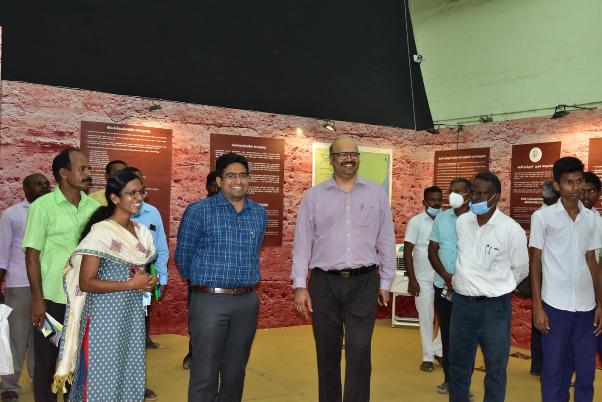 Alarmelmangai's tweet photo. It was a great opportunity and pleasure to speak at Porunai Nellai Book fair. Happy to see huge crowd of families and students visiting and buying books. Thank you @Collectortnv sir @nellaibookfair https://t.co/TcgLXsmh1y