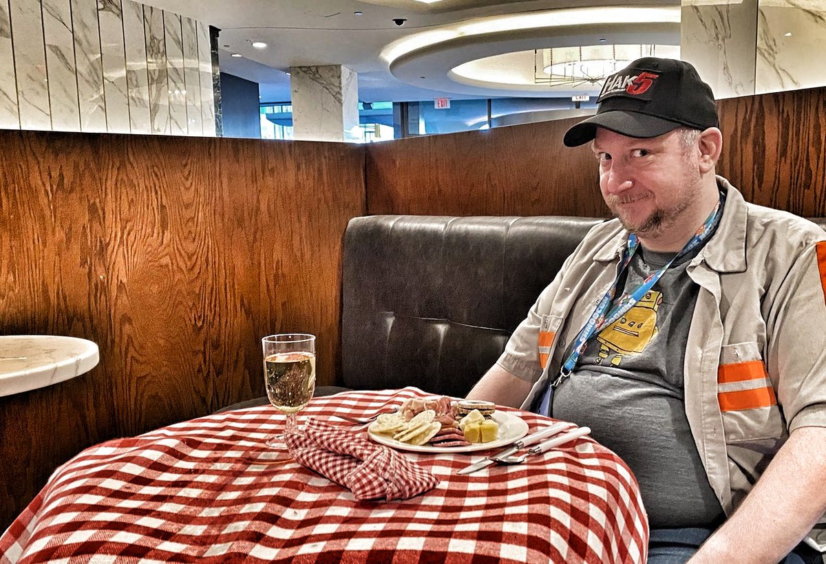 Buddy / @Buddy@defcon.social tweet media