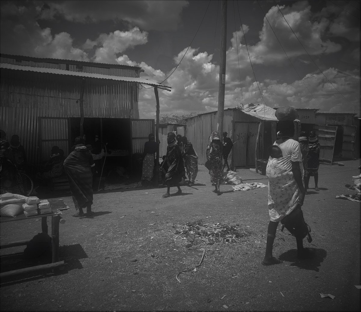 RCKKenya's tweet photo. Today we challenge everyone to like &amp; retweet this tweet to amplify the voices &amp; protect the rights of the refugees, asylum seekers &amp; hosts in Kenya by creating awareness of the Refugees Act, 2021, through @RCKKenya digest of the Act in the link below👇:<https://t.co/3pl1Rlf63D> https://t.co/JuJfnFD6RK