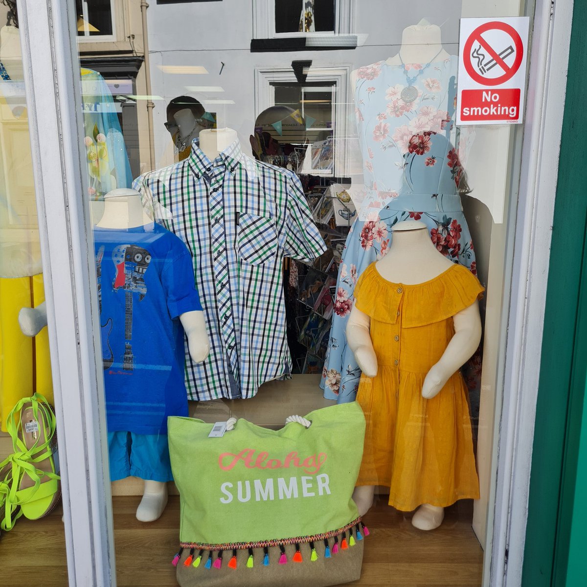 AshbourneMind's tweet photo. To show our support and solidarity towards Ukraine 🇺🇦  we have dressed our window in blue &amp; yellow #StandWithUkraine #mymindshop https://t.co/cHncZNDdlo