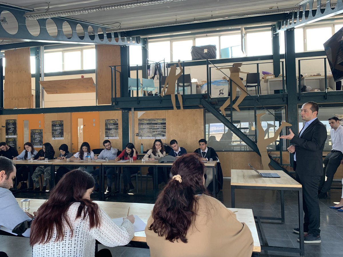 14.UçArı Finali’nde takımlarımız PwC’den değerli profesyonellerin vaka tanıtım sunumunu dinlediler! @PwC_Turkey