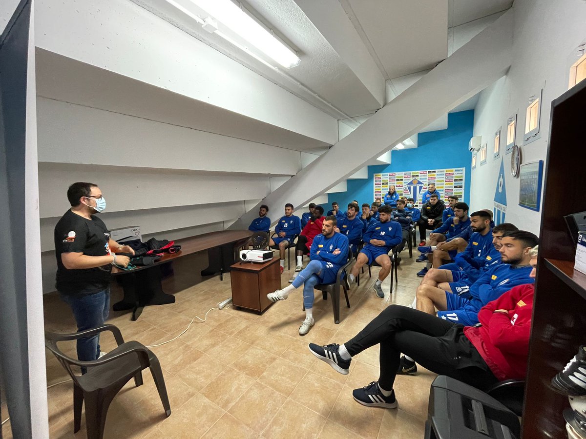 🚻 SOCIAL

✅ VivELA Asociación

📌 Hoy, nuestros jugadores han recibido una charla sobre el ELA de manos de Gonzalo Barrera, miembro de la asociación <a href="/VivELAasoc/">VivELA Asociación</a> 

🙌 Gracias por poner en valor esta enfermedad en nuestra sociedad

🏟️ Este sábado estarán en el Municipal