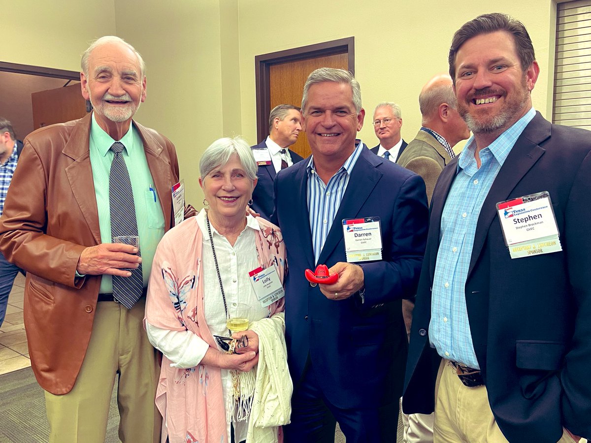 gvecliltex's tweet photo. Met up with a few of my local cowboys from @GVEC_Tweets at our fa-vor-rite #TexasLegislativeConference. This team can ride the rough string and come out on top dang near every time. Proud to call em fellow cowboys (and girls 😉) 🤠 https://t.co/4Ethz1ROdb