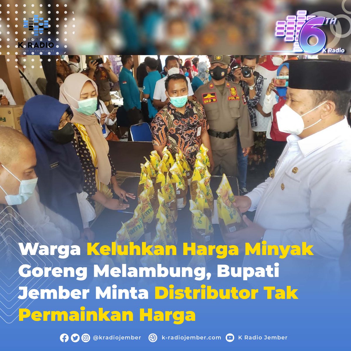 kradiojember's tweet photo. Bazar minyak goreng kembali digelar Pemerintah Kabupaten (Pemkab) Jember di Kantor Kecamatan Rambipuji, Jumat (25/3/2022). Baca berita selengkapnya di: https://t.co/lEKSGWR2kE https://t.co/v1XyEaZJAU