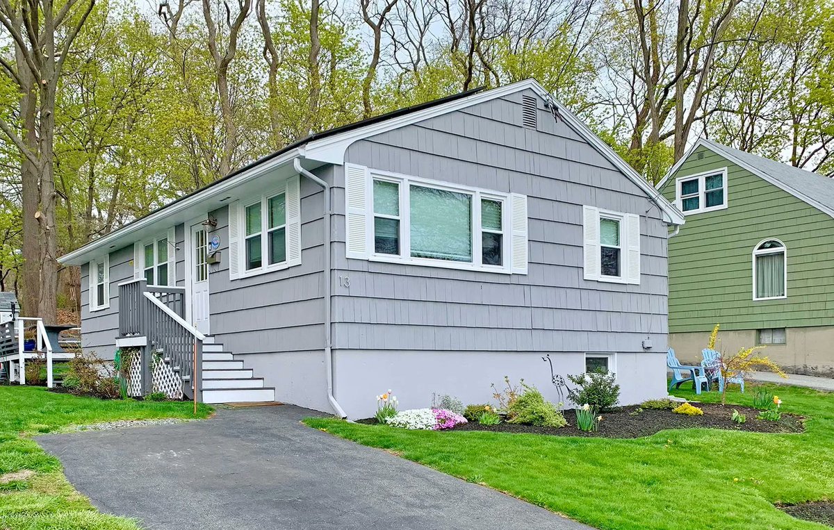 AtlanticVacaHms's tweet photo. Ryal Side Hideaway Cove is the perfect #vacation hub with its close proximity to #beaches to downtown #Beverly and historic #Salem. Enjoy the ease and simplicity of single-story living at this charming #rental cottage with river views. 3 BR | Sleeps 6
https://t.co/VL3vwMLeXy https://t.co/ijFS2DjT6c