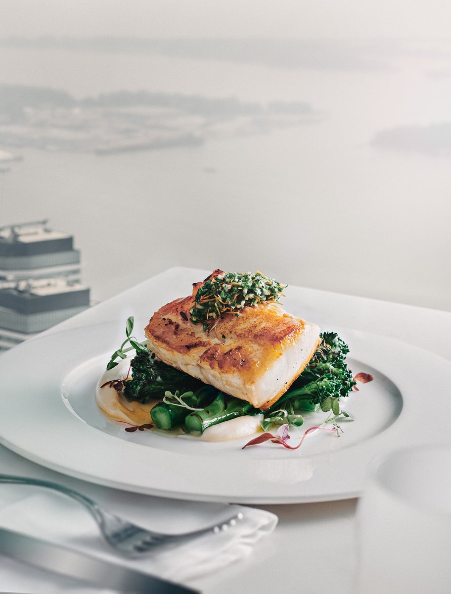 TourCNTower's tweet photo. Thank you @hannamclean_ for the Best Dish Photo award for 360 Restaurant's Fogo Island Cod by @ChefJohnMorris in the @OceanWise National Seafood Festival! https://t.co/V0wEPwZcpF https://t.co/Ra2feGV71E