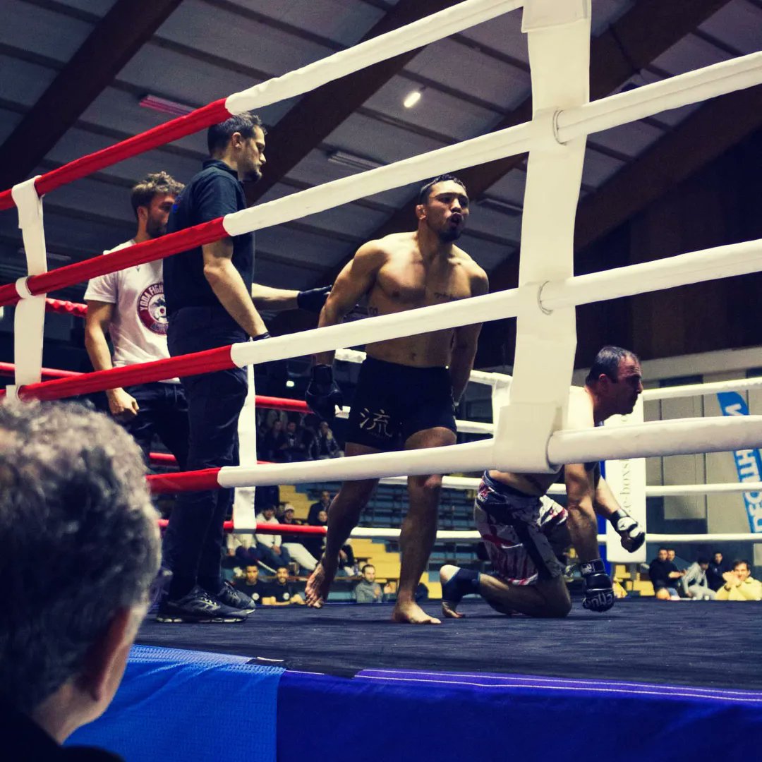 khampasath's tweet photo. " j'ai couru comme un esclave pour marcher comme un roi " 
#boobaofficiel 

#punchline #mma #mmafighter #mmafight #bjjblackbelt #jjblifestyle #ygsarmy #yfsjungke #rappunchline #ufc #featherweight https://t.co/VgzJrI86EJ