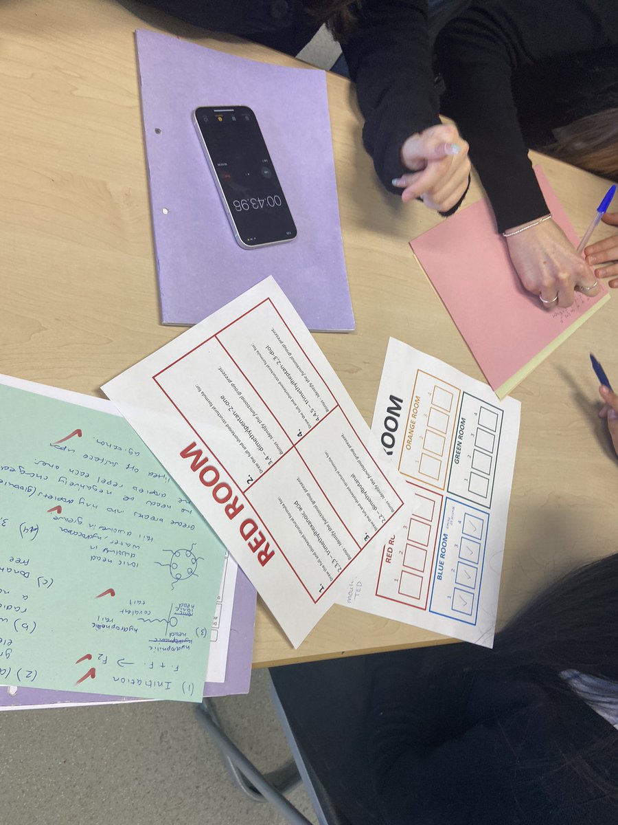 An escape room for Higher this afternoon tackling some key points from Unit 2 ⏱ 🔒 #PracticeMakesPerfect #RaiseTheBarr