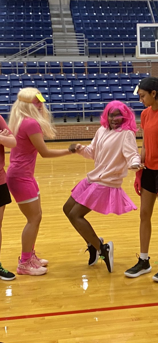 LadyTigers_MHS's tweet photo. Nothing to see here…

Just a little team bonding w/ our Tiger Family. 

#AmongUs
#RedIsSus https://t.co/A7HG3gTVJ9