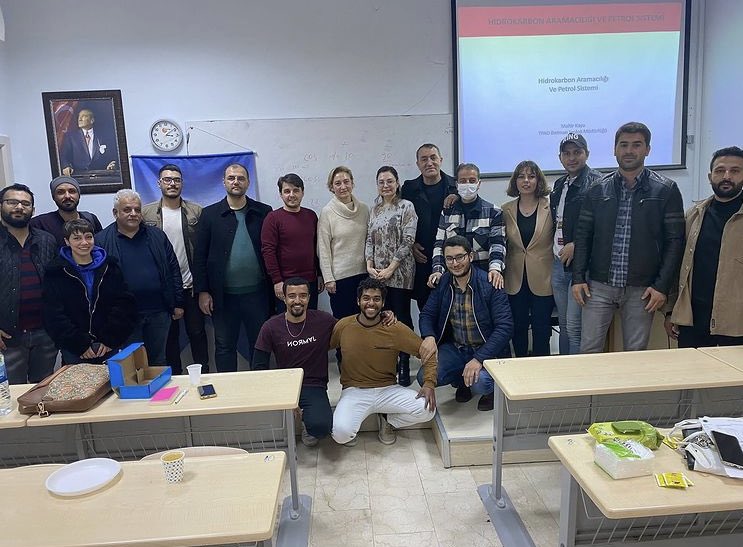 spebatman's tweet photo. 25.03.2022 tarihinde sayın Mahir Kaya konuğumuz oldu. Hidrokarbon ve petrol aramacılığı hakkında sunum yaparak bizleri bilgilendirdi. Kendisine teşekkürlerimizi sunarız. #petroleum #speturkey #speengineers https://t.co/kyyrzdfmZ4