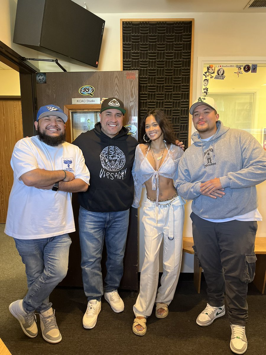 djmambo's tweet photo. #TGIF @DJMambo & #The805Locals on Q95.9!
*#805HookUp We Have Your Family 4 Packs to The Santa Paula Heritage Valley Spring Kick Off Festival!
•#7amRewindMix with @DJLilWicked
•Plus #WeekendWarmUpMix with @DJLilWicked @ 9AM!
•Listen Live @ https://t.co/qe2jr5yYe5 https://t.co/JXL75RQB8B