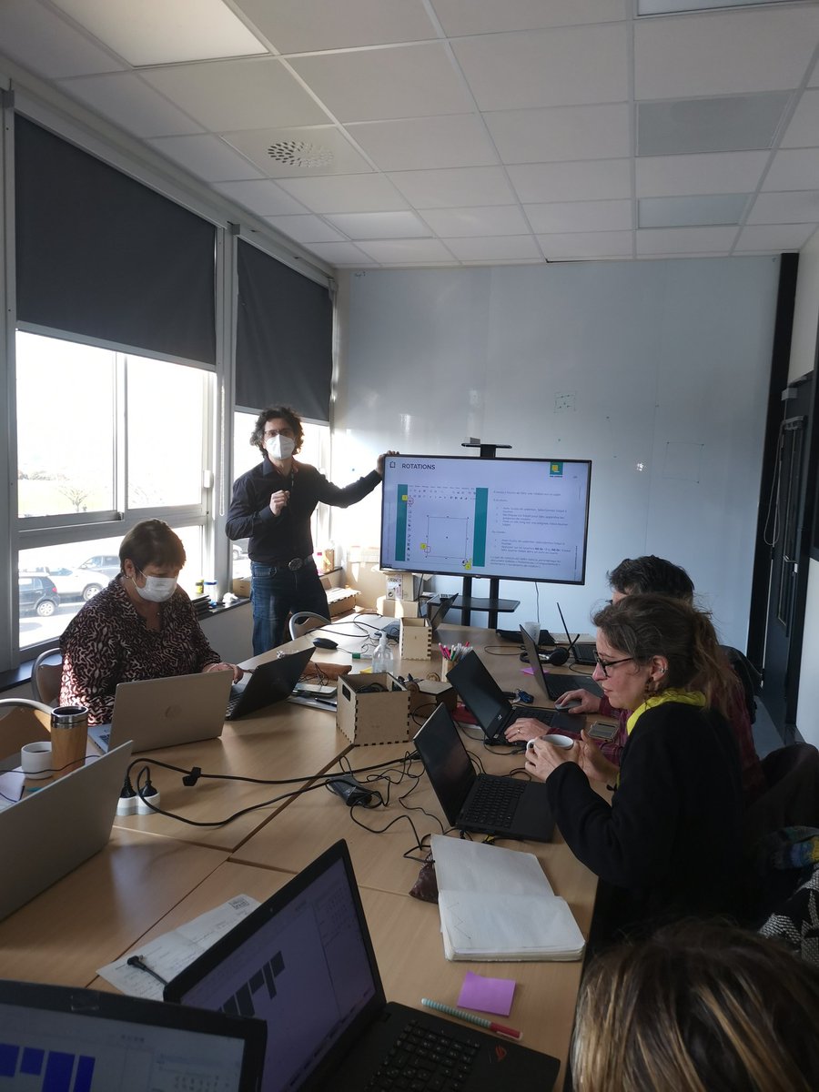 Atelier de découverte d' #inkscape pour le réseau #Fababrest avec @UBO_OpenFactory merci à notre formateur Alexandre Peretjatko pour ce moment de partage et d'échange 😉<a href="/mdl29/">Mike De Leon</a> <a href="/FabDuPonant/">Les Fabriques du Ponant</a> @kerourien <a href="/TyFabBrest/">TyFab</a> <a href="/atbrest/">@ Brest</a>