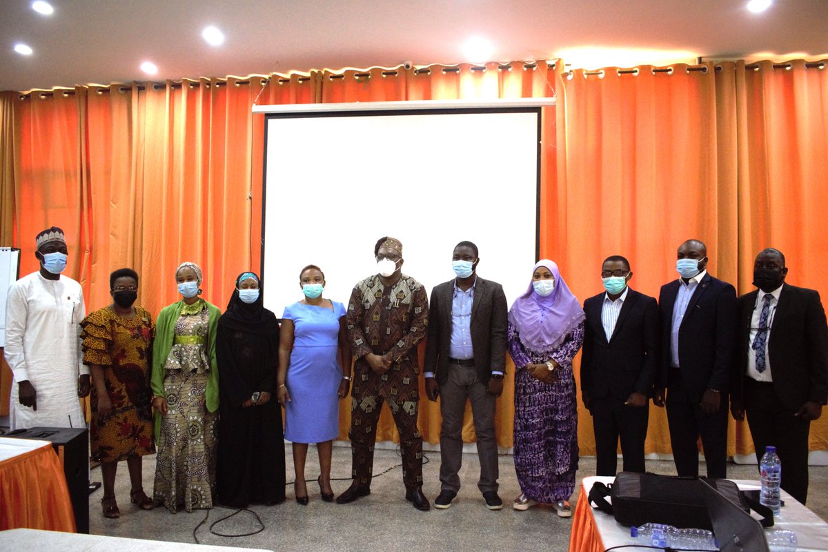 AfenetNigeria's tweet photo. Cohort 1 Residents of the Intermediate Level Field Epidemiology Training Program (FETP) in Nigeria graduated on 18/3/22. 14 graduands were presented with certificates by Dr Ifedayo Adetifa, Director-General, of @NCDCgov. The FETP is supported by AFENET and USCDC https://t.co/irlLWoRkyM