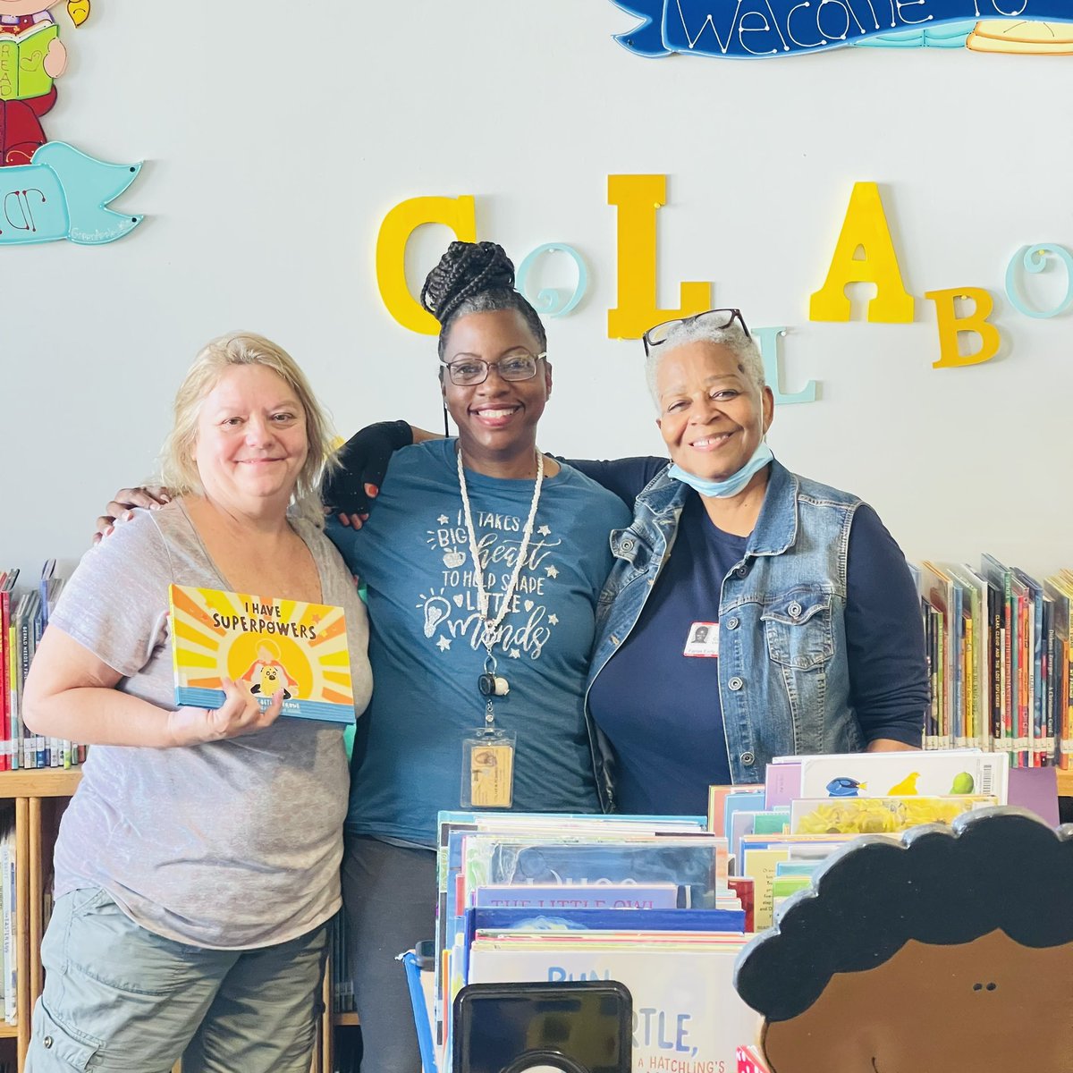 Tobi0822's tweet photo. 🗣 Special “Thank You” to @delaneybooks for updating our school library with over 2,000 new books!📚 Our lil tigers &amp; staff can’t wait to check out the reading material. Special shout out to 🤗 J’aime, Suzanne, Cynthia, Dallas &amp; Melissa. @FARIASECC @HISDLibraryServ @HISDECH https://t.co/nOm3O08w4P