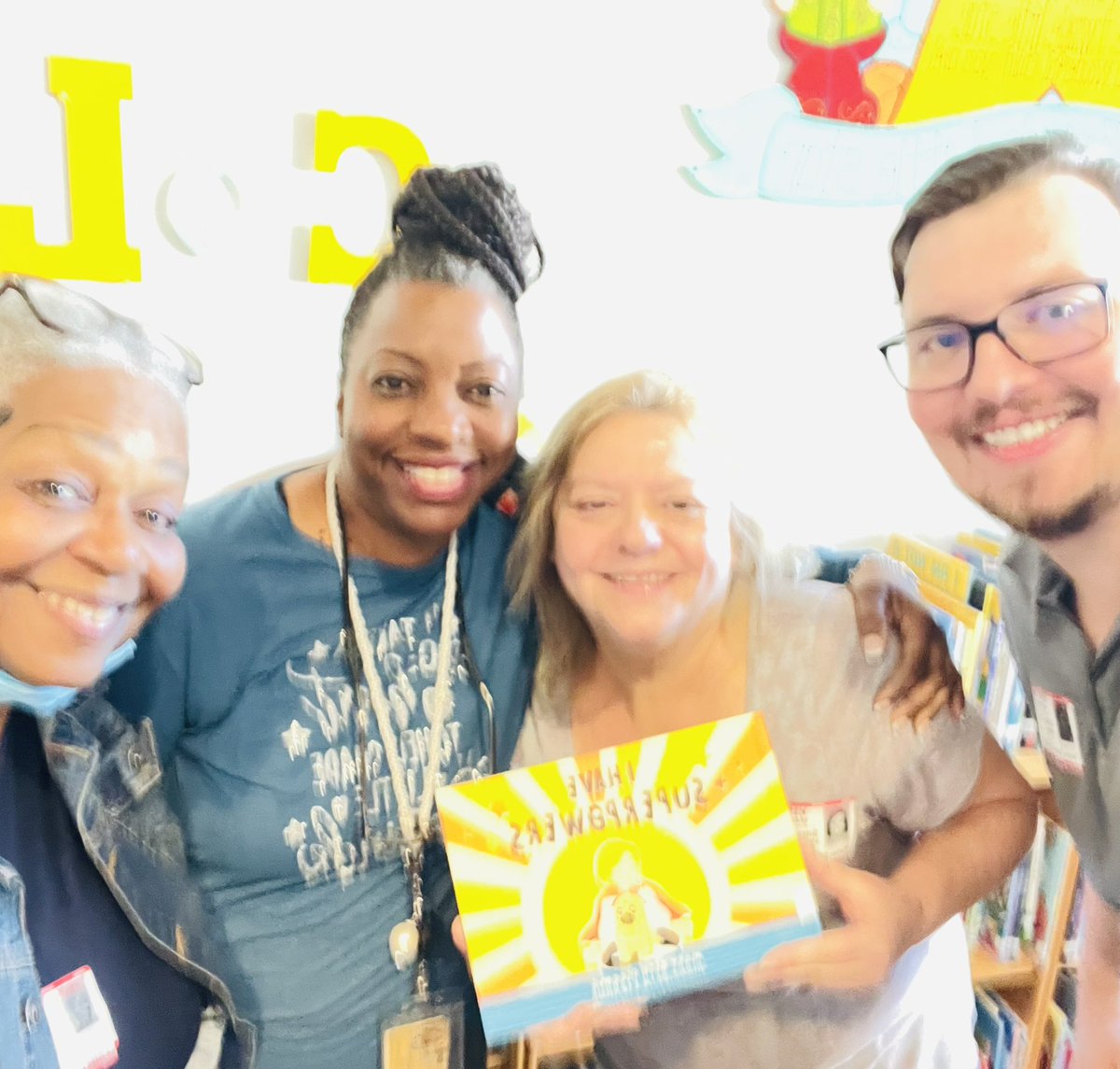 Tobi0822's tweet photo. 🗣 Special “Thank You” to @delaneybooks for updating our school library with over 2,000 new books!📚 Our lil tigers &amp; staff can’t wait to check out the reading material. Special shout out to 🤗 J’aime, Suzanne, Cynthia, Dallas &amp; Melissa. @FARIASECC @HISDLibraryServ @HISDECH https://t.co/nOm3O08w4P