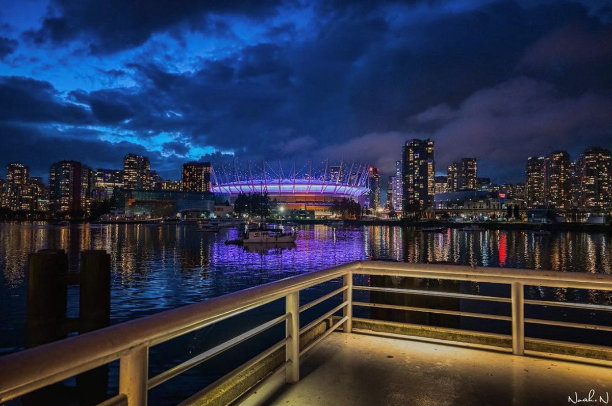 bcplace's tweet photo. Outside of Earth Hour, BC Place will light tonight for  International #PurpleDay for Epilepsy Awareness.

Although it is more common in children and the elderly, epilepsy can affect anyone and is still misunderstood.

Follow @BCEpilepsy to learn more.

📸: IG/noahn.photography https://t.co/Tefq0ylRxd