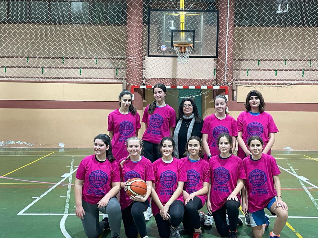 Mucha suerte a nuestro equipo femenino de <a href="/CopaColegial/">𝘾𝙤𝙥𝙖 𝘾𝙤𝙡𝙚𝙜𝙞𝙖𝙡</a> que se enfrenta a las 20:00 contra <a href="/ColePortaceli/">ColePortaceli</a> .¡¡Vamos con todo chicas!!@StaAnaBasketSev 
<a href="/MartaMejiasOrt/">Marta Mejías Ortíz</a> 
#ElDesafíoDeTodos #baloncestoandalucia #Sevilla #copacolegial #vamossantaana
