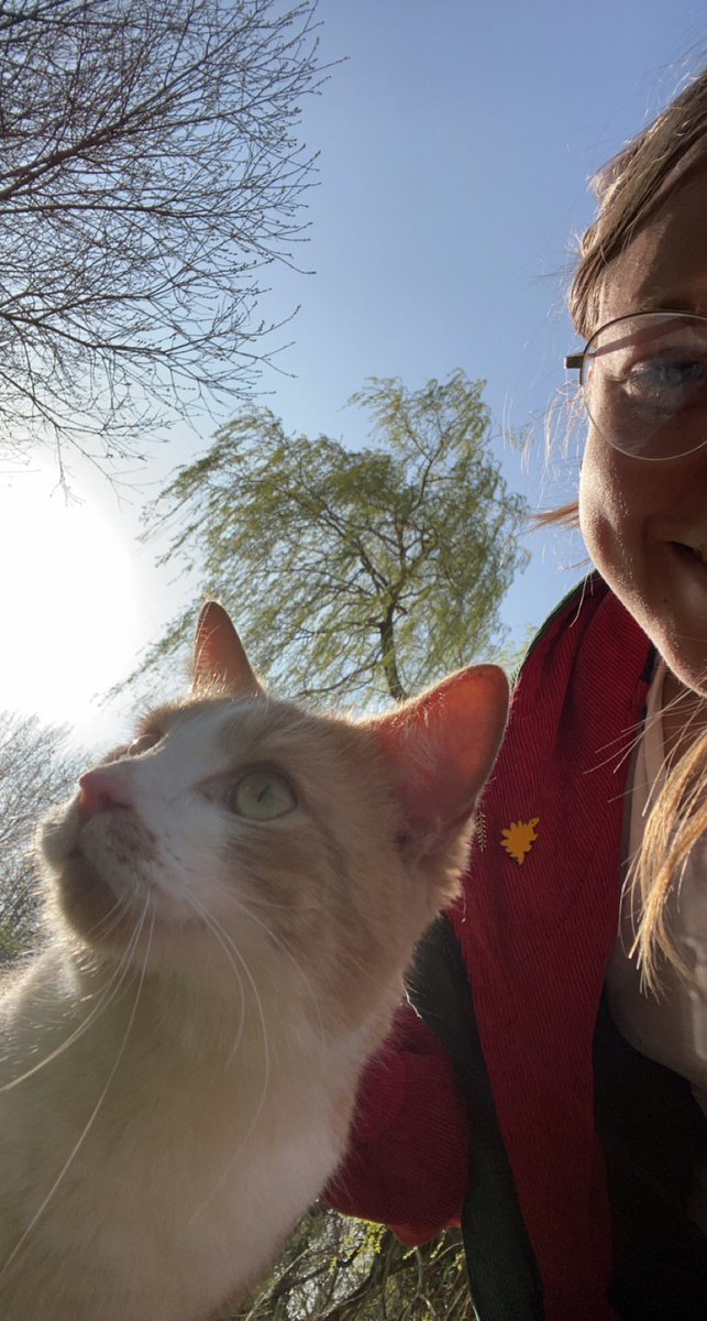 AmberHall193's tweet photo. I made a new friend :))) https://t.co/JDXsZDZlsv