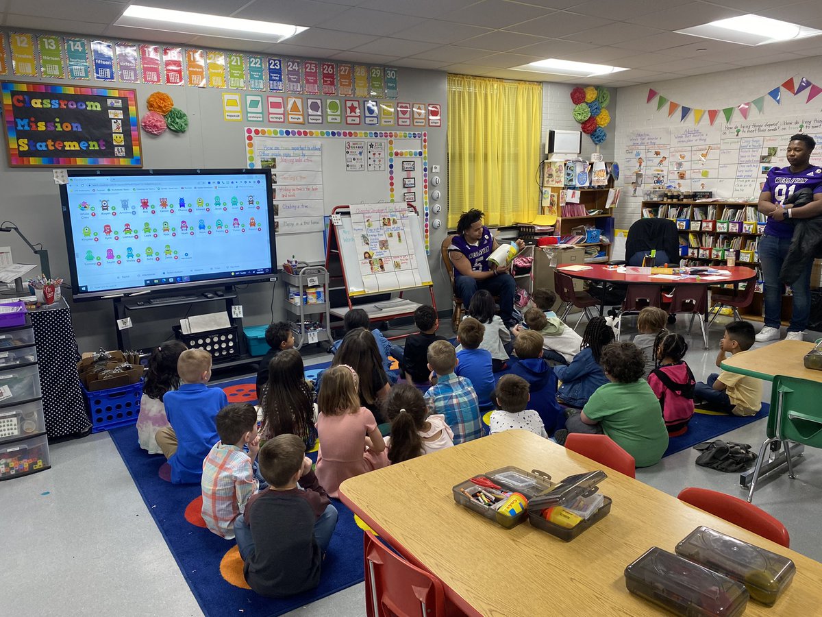 Kentucky Wesleyan Football (@kwc_football) on Twitter photo Thank you <a href="/OboroSchools/">OboroPublicSchools</a> for allowing us to spend some quality time with some special young people today!
facebook.com/21187657230312…
#ForTheW #OneTeamWesleyan Thank you <a href="/OboroSchools/">OboroPublicSchools</a> for allowing us to spend some quality time with some special young people today!
facebook.com/21187657230312…
#ForTheW #OneTeamWesleyan