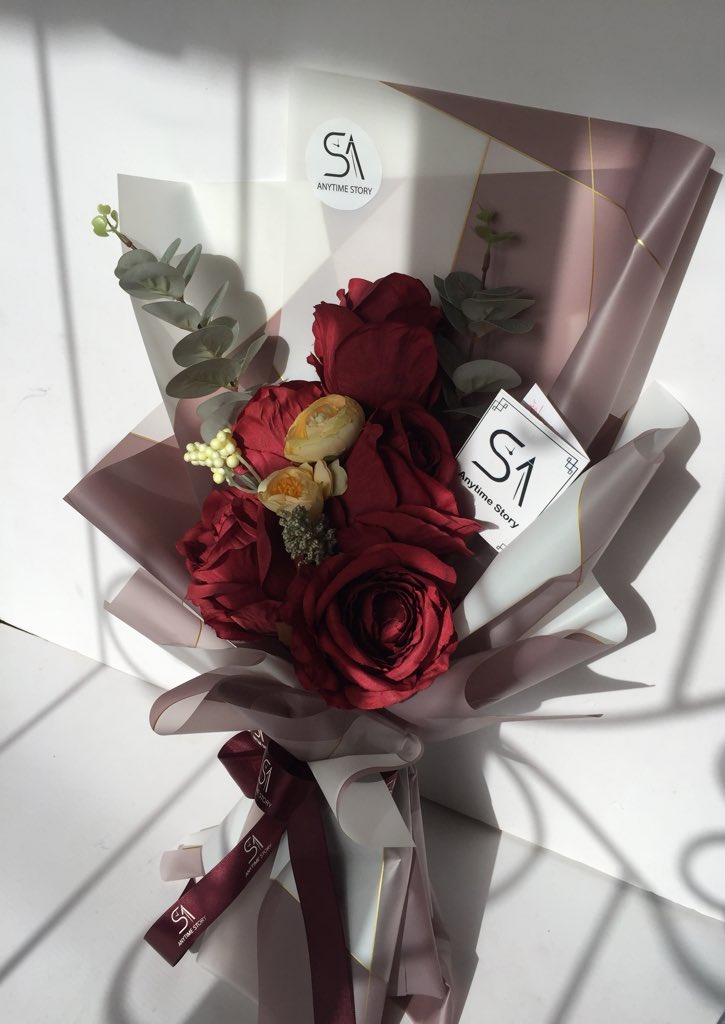 Anytime_Story's tweet photo. يمُرُّ عليَّ الناس و لستُ بمبصرٍ
سواكَ كأني في الزّحام ضرير♥️" https://t.co/RNqlOjg9qw