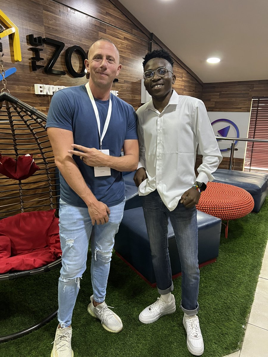 isaaczara_'s tweet image. 🧱👑 @dabit3 #OSCAFest2022 #OSCAFest22