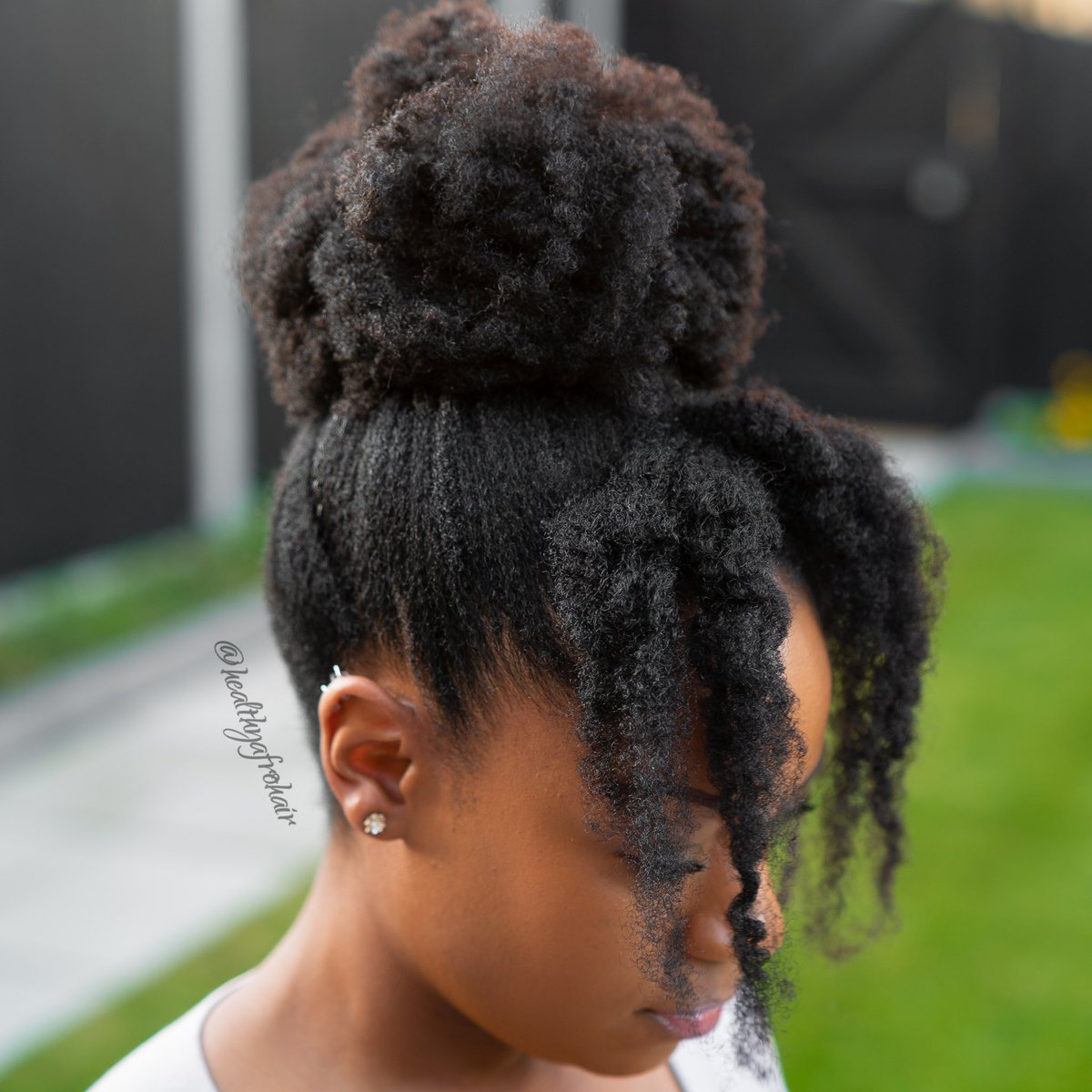HealthyAfroHair's tweet photo. Happy Friday! #Froback to a few more shots of this gorgeous messy bun with bangs! 😍😍
#highbun #messybun #naturalhair #healthyafrohair #healthyhair #naturalhairstyles https://t.co/DRASuqIYo5