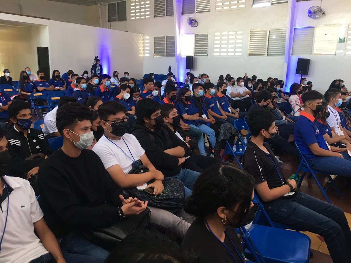 santiagohndztv's tweet photo. @FESAELSALVADOR finalizó el programa scholas ciudadanía, el cual fue impulsada por la fundación del papa francisco y participaron 150 estudiantes https://t.co/kfl73PkK5H
