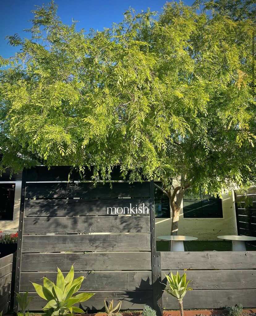 AtownAnaheim's tweet photo. Happy Friday! It's a beautiful day in Anaheim to kick back with a delicious brew at @monkishanaheim. Enjoy the #AnaheimLifestyle when you live at #AtownAnaheim. ☀️🍻 

(photo: @monkishanaheim) https://t.co/ybzUAFFdng