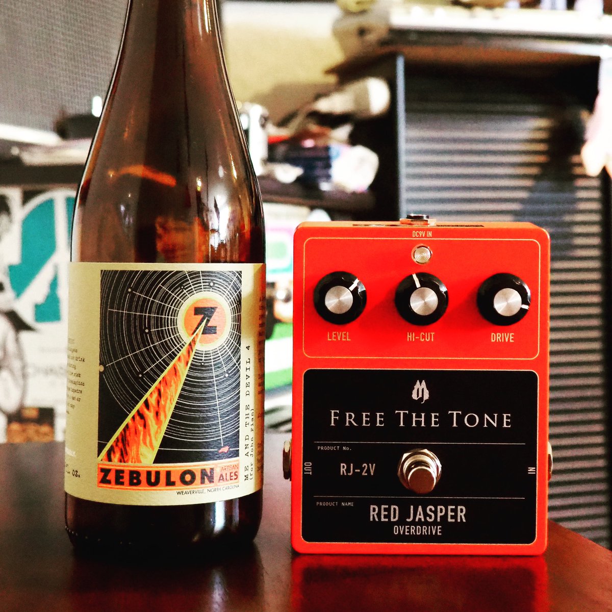beerandpedals's tweet photo. A #ZebulonAles Me and the Devil #4 (for John Fian) Imperial Stout paired with the new RJ-2V Red Jasper Overdrive from #FreeTheTone!! 🍺🎛
.
#beer #pedals #beerlover #pedalsandeffects #effects #pedaloftheday @yhayashifrtt #redjasper #overdrive #zebulon #weavervillenc https://t.co/a5Nzb72rQu