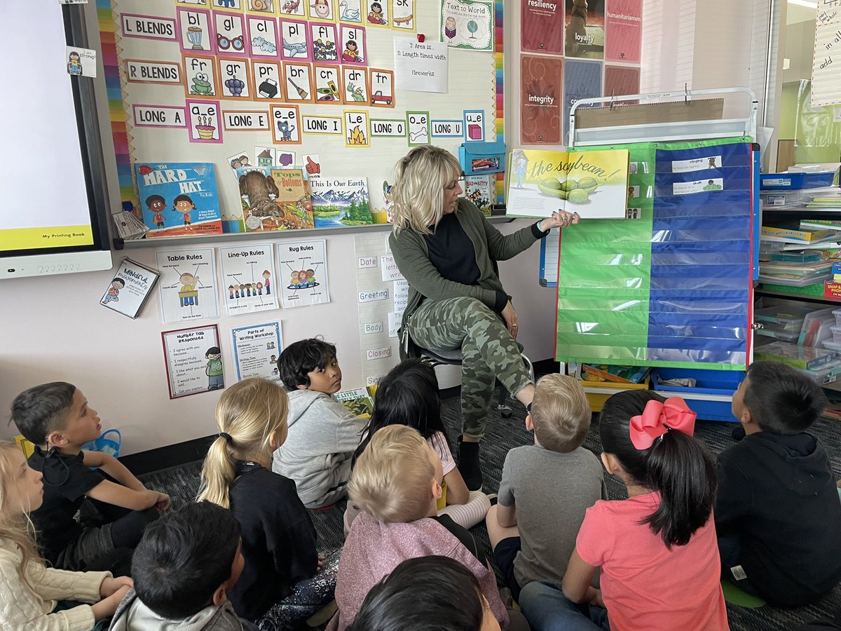 MarlaSonsel's tweet photo. Thank you @TexasFarmBureau for bringing Ag awareness into our classroom! We enjoyed reading π΅πππ ππ π±ππππ: π·ππππ’ π΅πππ πΆπππ π π π²ππ ππ’ πΏππππ’ ππππππ & learning about Fordβs soybean innovations. #ReadAgBooksTX @TISDGOES @TomballISD https://t.co/QEsJp86ELx