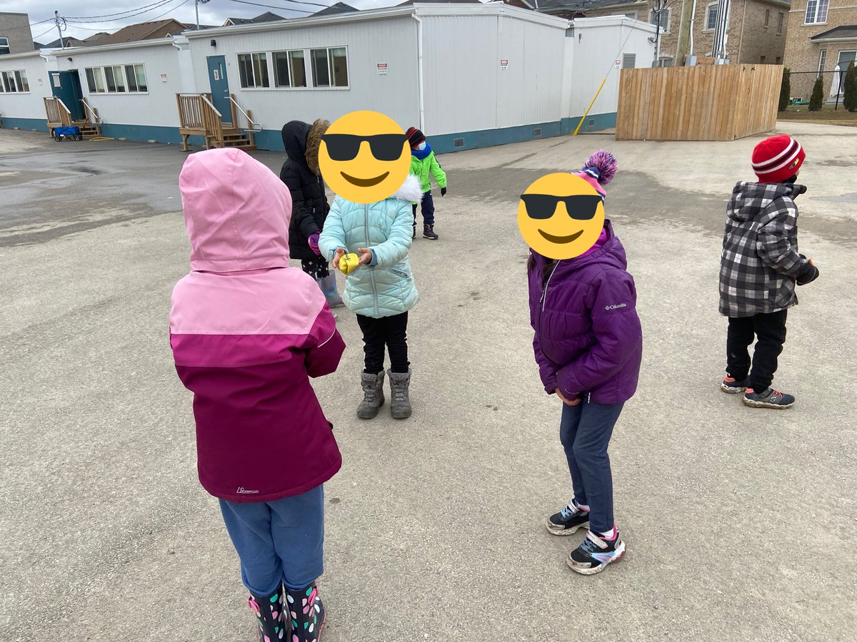Great Outdoor Learning today practicing measuring time with nonstandard and standard units! ⏰ 👏 <a href="/DesmondHDSB/">Viola Desmond Public School</a> <a href="/nieuwpoortj/">Jessie Nieuwpoort</a> <a href="/MsThorogood/">Ms. Thorogood</a>