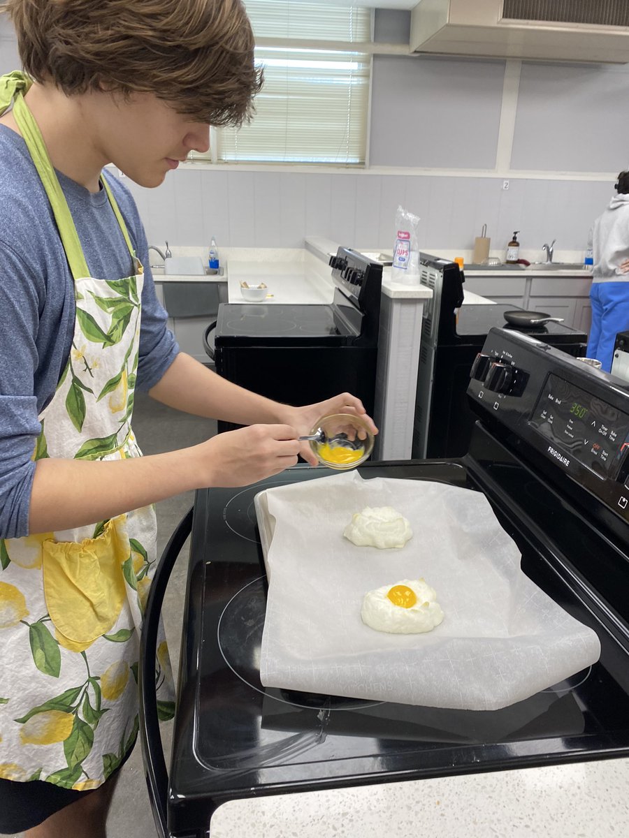 KPMisenheimer's tweet photo. Breakfast cookery lab! Student choice and they challenge themselves. #cloudeggs @EastRowanHS #elevateyourskills https://t.co/VOpi6X4OCE