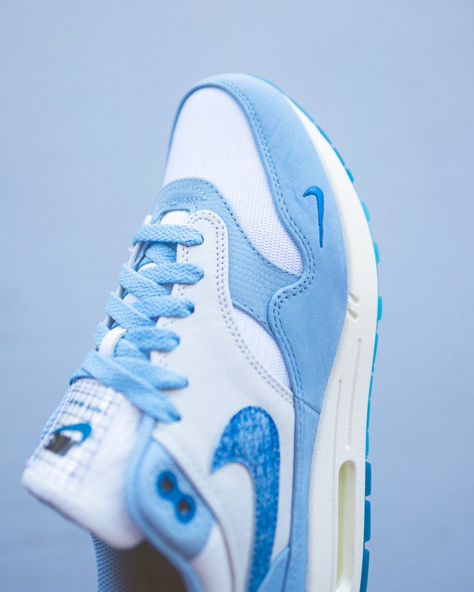 3/26 is #AirMaxDay , and we've had a few wild Air Max collaborations.

Send us a photo of your favorite atmos Air Max and tell us know why it stands out most to you. 

Make sure to start your tweet with your size and end it with #atmoscollectorsclub.

#AirMaxDay2022