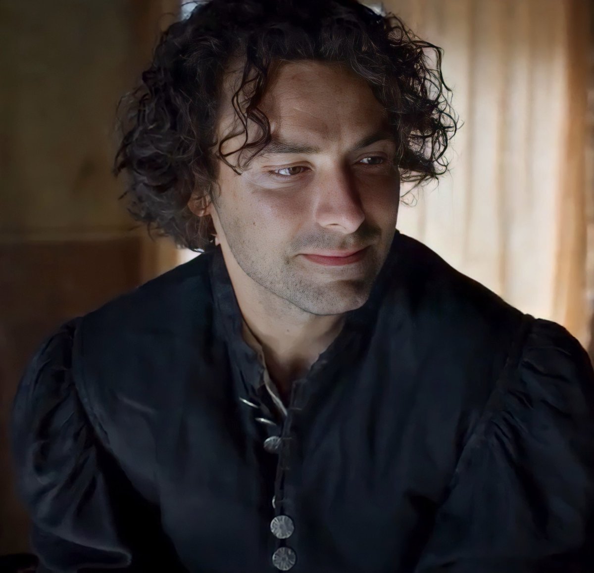 Aidan Turner International tweet media